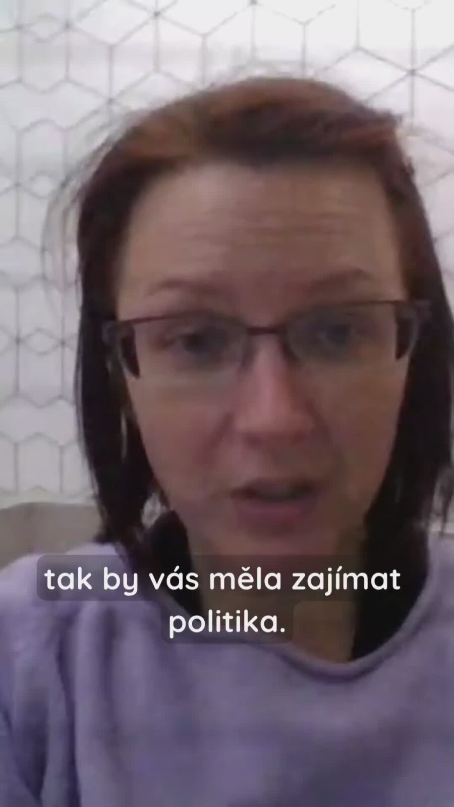 Proč má tvůrce zajímat politika? Minutka s připomenutím.